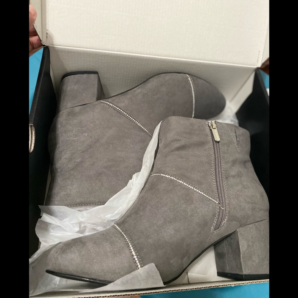 💎👢Torrid RHINESTONE BLOCK HEELED BOOTS! 👢 💎